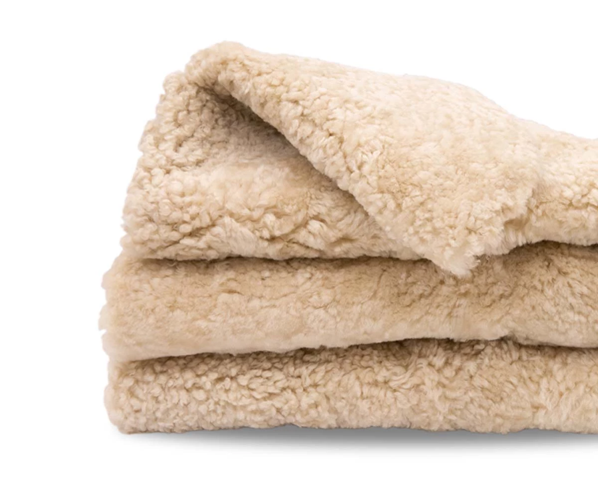 A17 Curly Quad Pelt - Pearl 1 A17 Curly Quad Pelt - Pearl