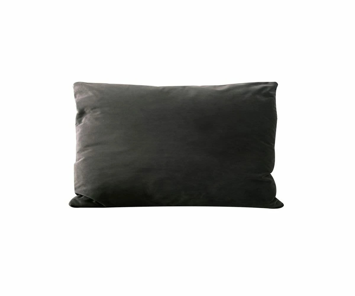B12 Joei Velvet Lumbar Pillow 3 B12 Joei Velvet Lumbar Pillow - Image 3
