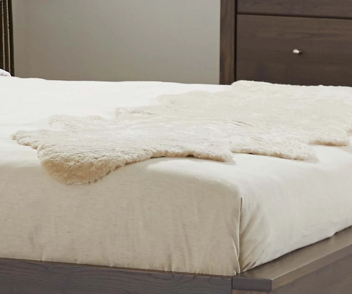 A17 Curly Double Pelt - Pearl 2 A17 Curly Double Pelt - Pearl - Image 2