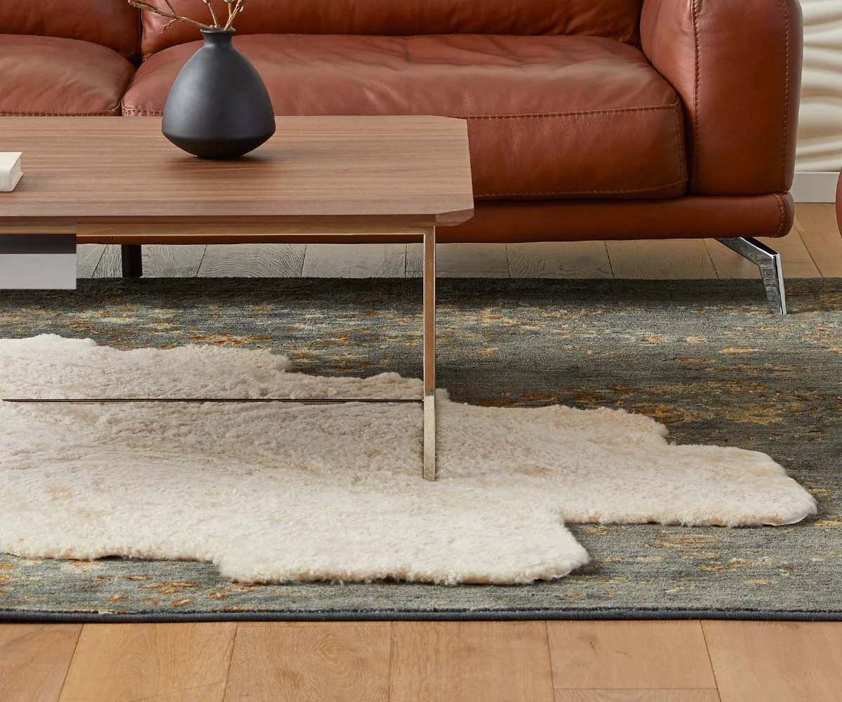 A17 Curly Quad Pelt - Pearl 2 A17 Curly Quad Pelt - Pearl - Image 2